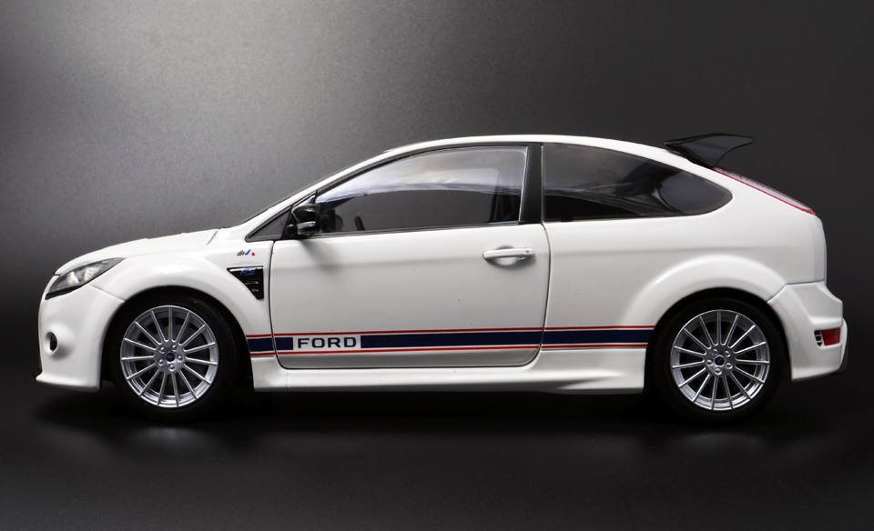 Ford Focus RS-2010 Le Mans Classic Edition-White 1967 Ford MK.IIB Tribute