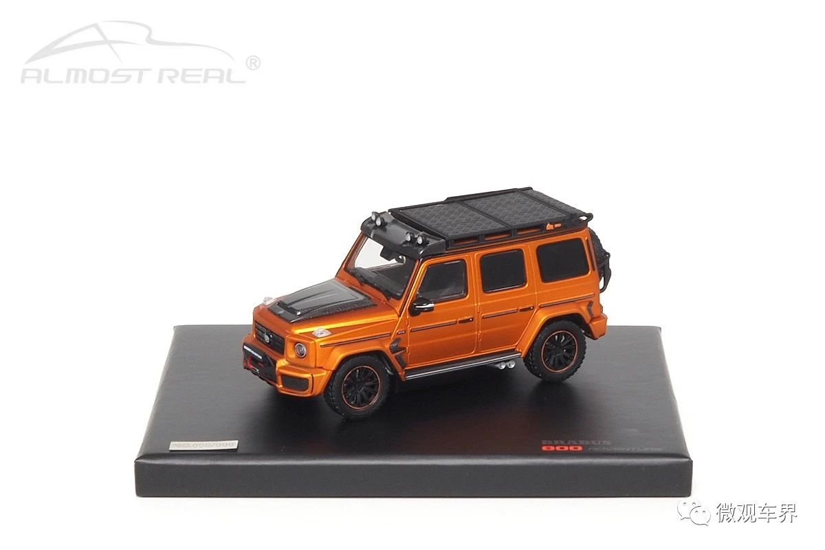 Brabus G-Class with Adventure Package Mercedes-AMG G 63 - 2020 - Cooper Metallic 1/43 中文：博速 G-Class 探险套件版 2020款 金属铜 1/43 颜色：亚光金属铜色车身，黑色内饰，配碳纤维装饰 比例：1/43 主要特征：博速探险版套件，行李架，攀爬梯，越野轮胎，备胎架，前轮转向