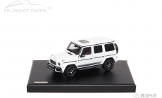 Mercedes-AMG G 63 - 2019 - White 1/43 中文：梅赛德斯-AMG G 63 2019款 白色 1/43 颜色：白色车身，AMG车身拉花 比例：1/43 主要特征：AMG升级外观，分色运动轮毂，前置防撞杆，前轮转向