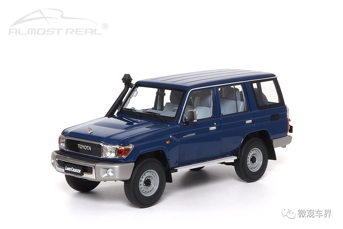 Toyota Land Cruiser 76 - 2017 - Blue 1/18 中文：丰田 Land Cruiser 76 2017款 蓝色 1/18 颜色：蓝色 比例：1/18 主要特征：精细构造发动机，四门全开合金铰链，尾门对开，车身拉花水贴